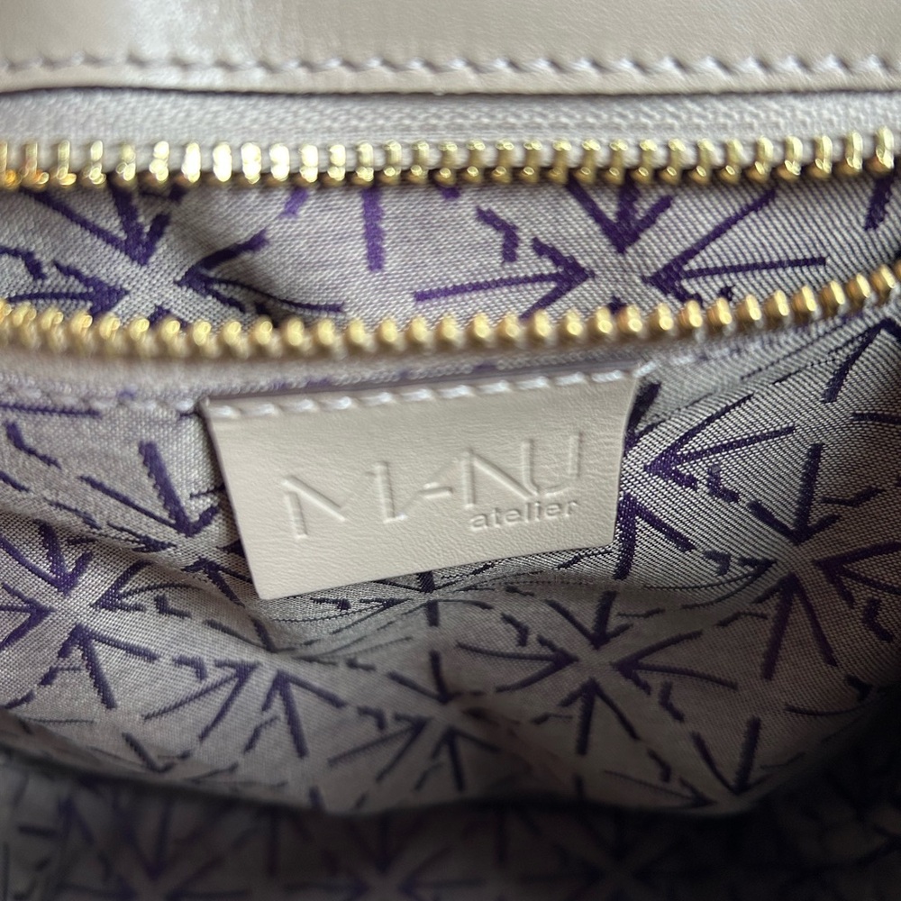 Manu Atelier Elegant Leather Designer Crossbody Bag in Cream - Picture 5 of 14